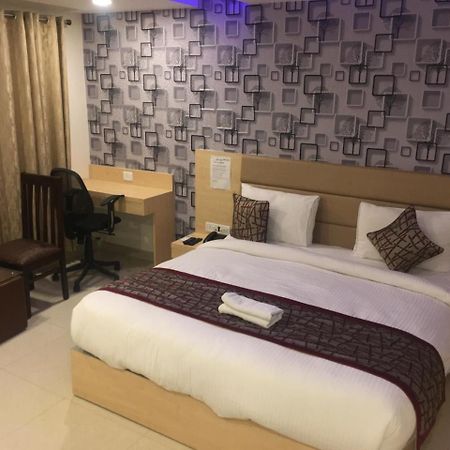 Hotel Airport D'Capitol New Delhi Buitenkant foto