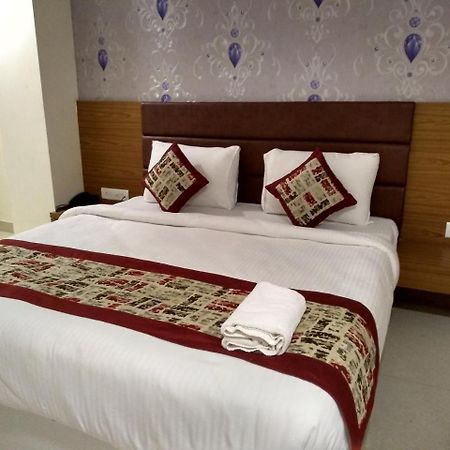 Hotel Airport D'Capitol New Delhi Buitenkant foto