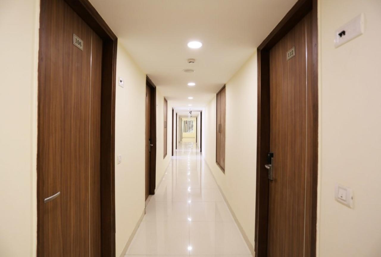 Hotel Airport D'Capitol New Delhi Buitenkant foto