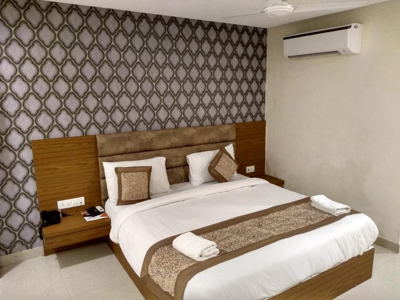 Hotel Airport D'Capitol New Delhi Buitenkant foto