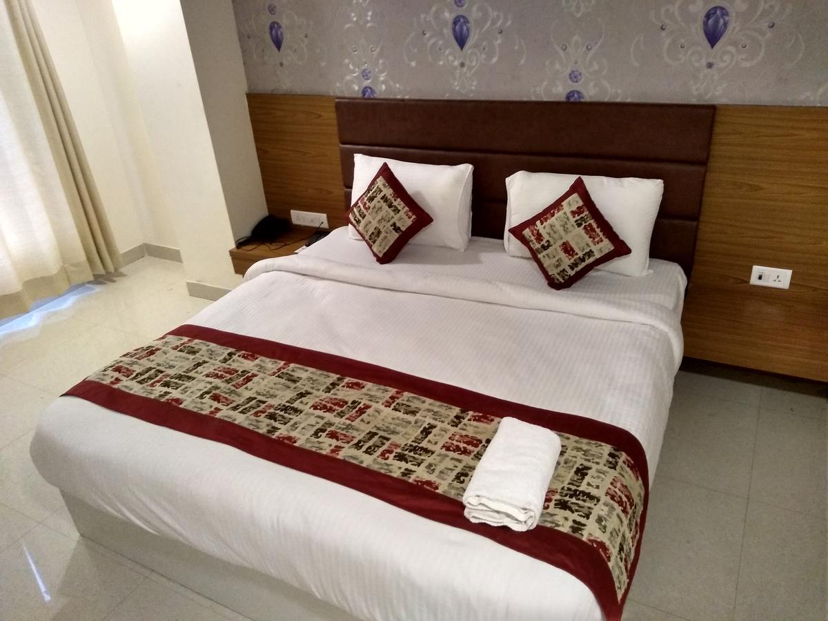 Hotel Airport D'Capitol New Delhi Buitenkant foto